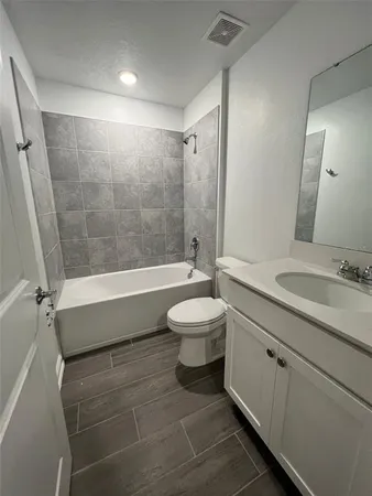 $2,200 | 34000 Sky Blossom Circle, Leesburg, FL 34788