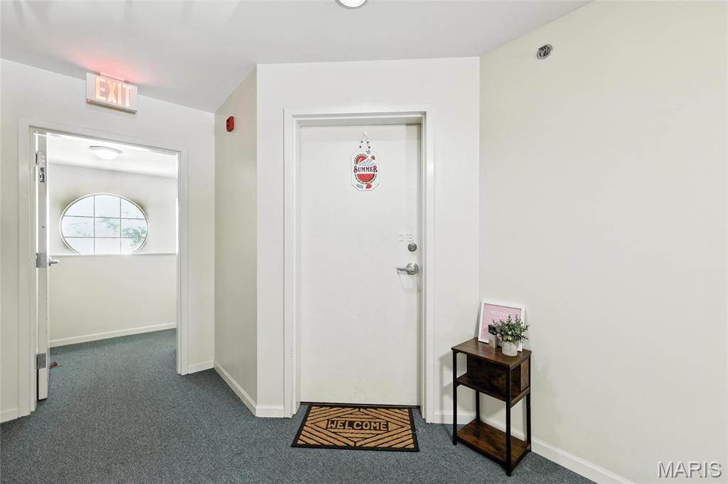 3602 Traceyrich Road, Unit 2B St. Louis, MO 63125 - Photo 3 of 22 Gallery Image 3
