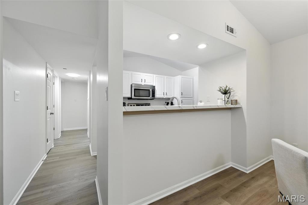 3602 Traceyrich Road, Unit 2B St. Louis, MO 63125 - Photo 8 of 22 Gallery Image 8
