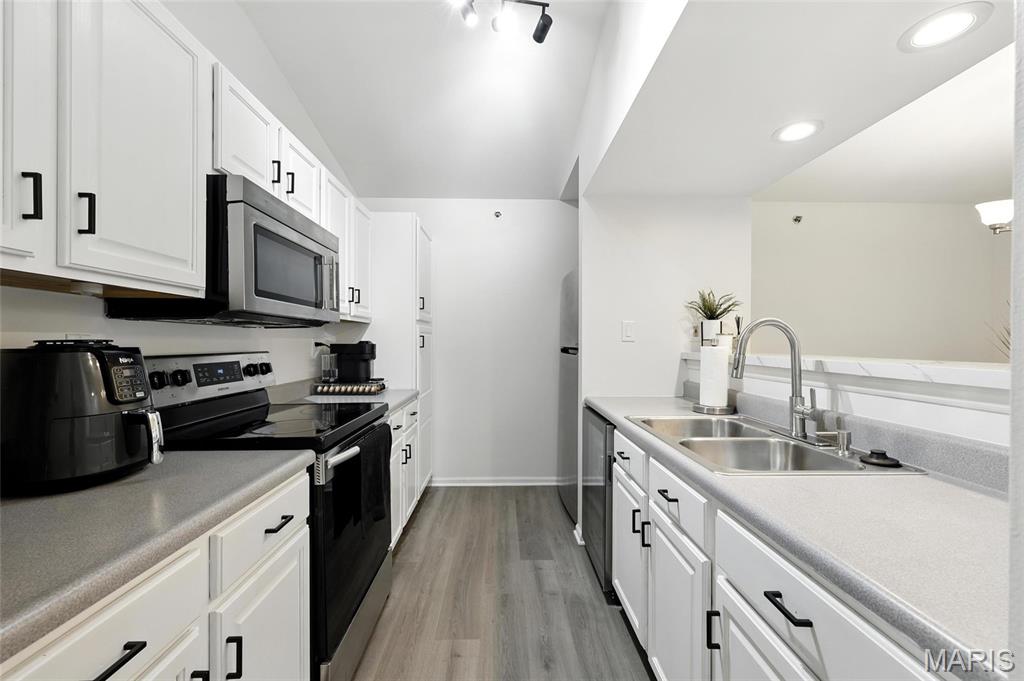 3602 Traceyrich Road, Unit 2B St. Louis, MO 63125 - Photo 9 of 22 Gallery Image 9