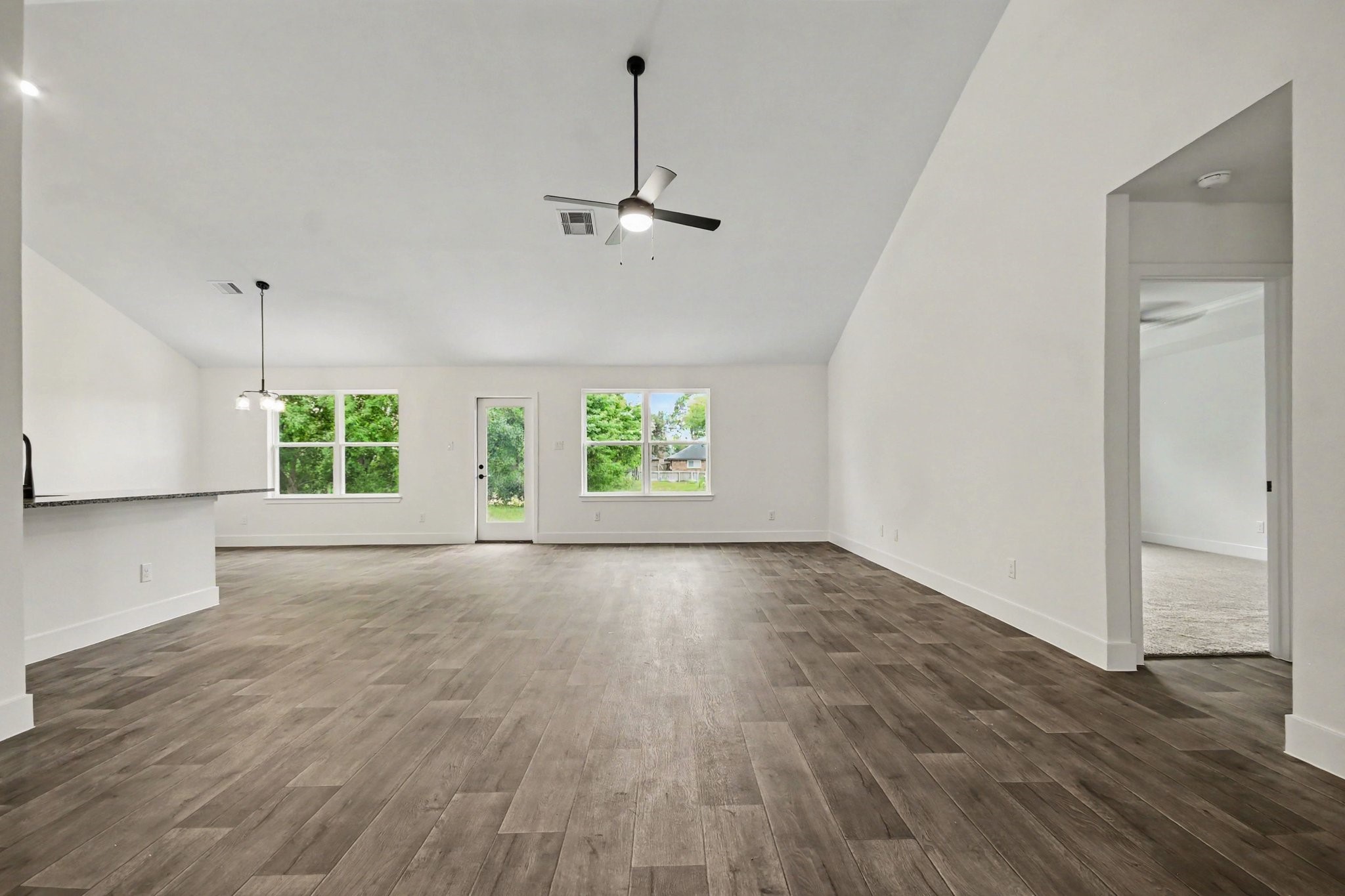 2 Keystone Court Angleton, TX 77515 - Photo 2 of 21 Gallery Image 2