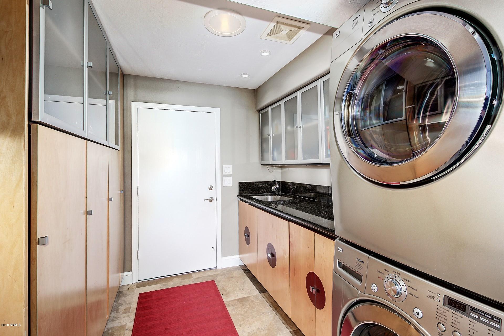 2350 East Mountain View Road Phoenix, AZ 85028 - Photo 20 of 48 19 Laundry Room