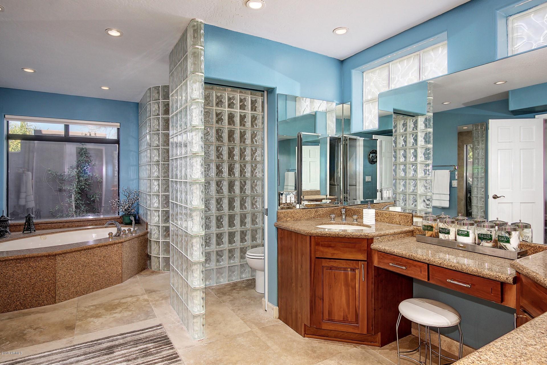 2350 East Mountain View Road Phoenix, AZ 85028 - Photo 27 of 48 26 Master Bath