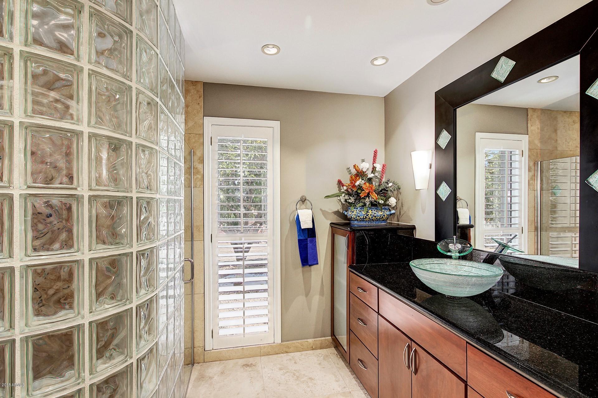 2350 East Mountain View Road Phoenix, AZ 85028 - Photo 36 of 48 35 Hall Bath