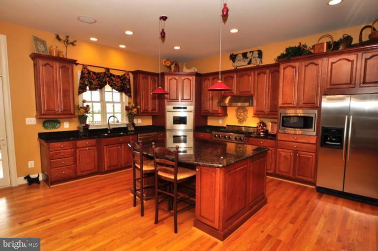 41350 Raspberry Drive Leesburg, VA 20176 - Photo 14 of 30 Kitchen