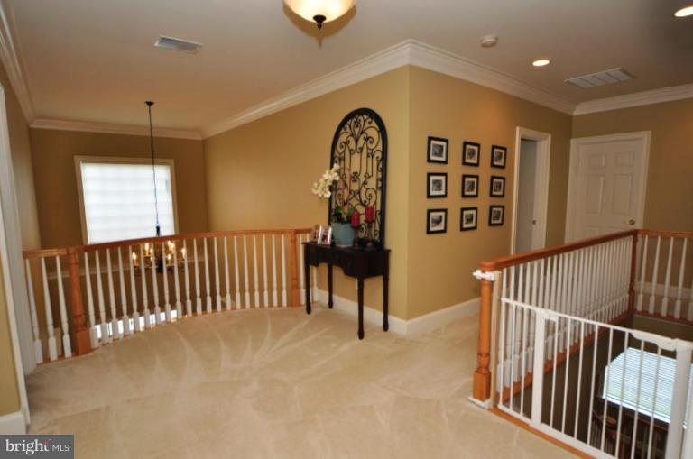 41350 Raspberry Drive Leesburg, VA 20176 - Photo 24 of 30 Hallway