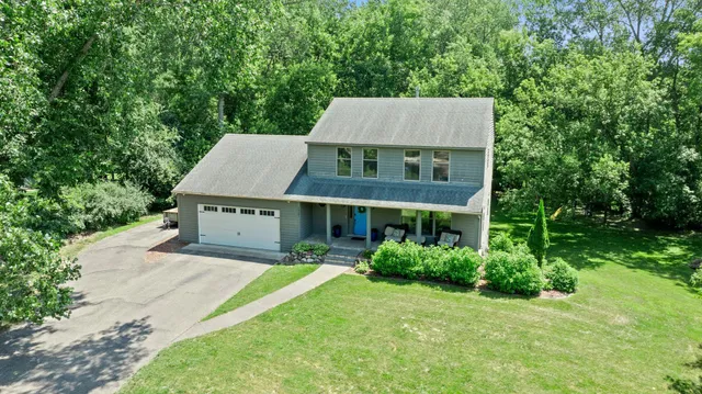 $700,000 | 16101 Boulder Creek Drive, Minnetonka, MN 55345