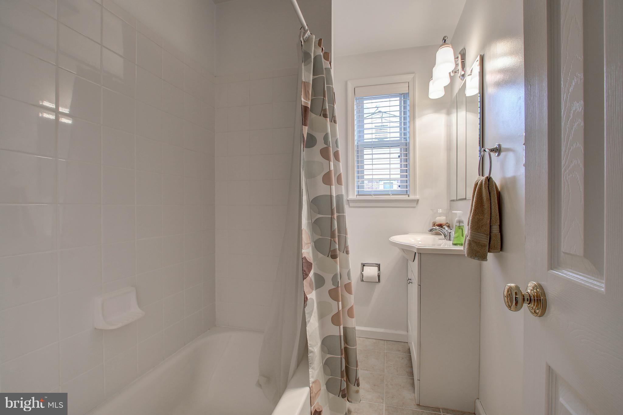 4707 Topping Road Rockville, MD 20852 - Photo 21 of 30 Bath