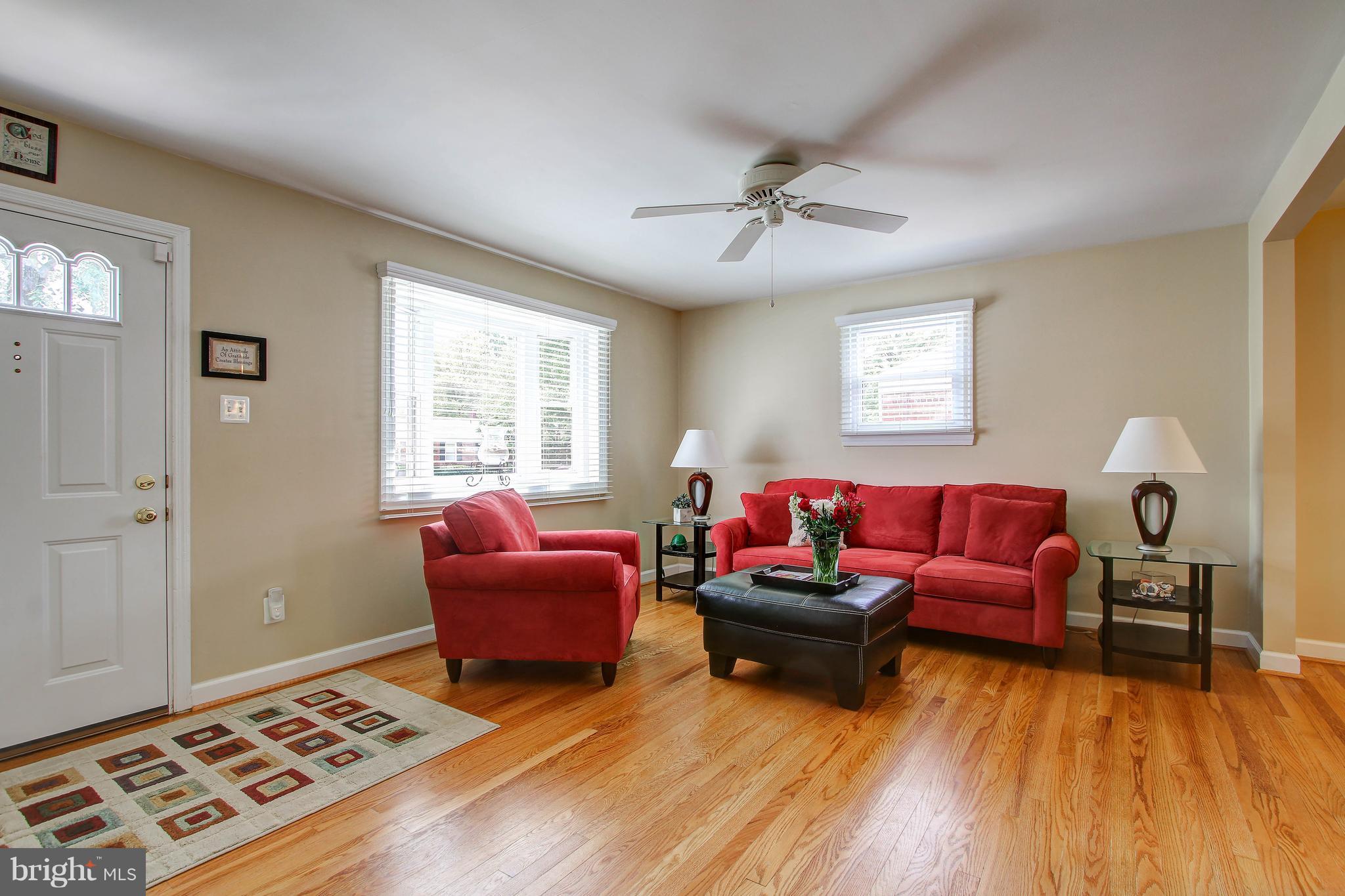 4707 Topping Road Rockville, MD 20852 - Photo 5 of 30 Living Room