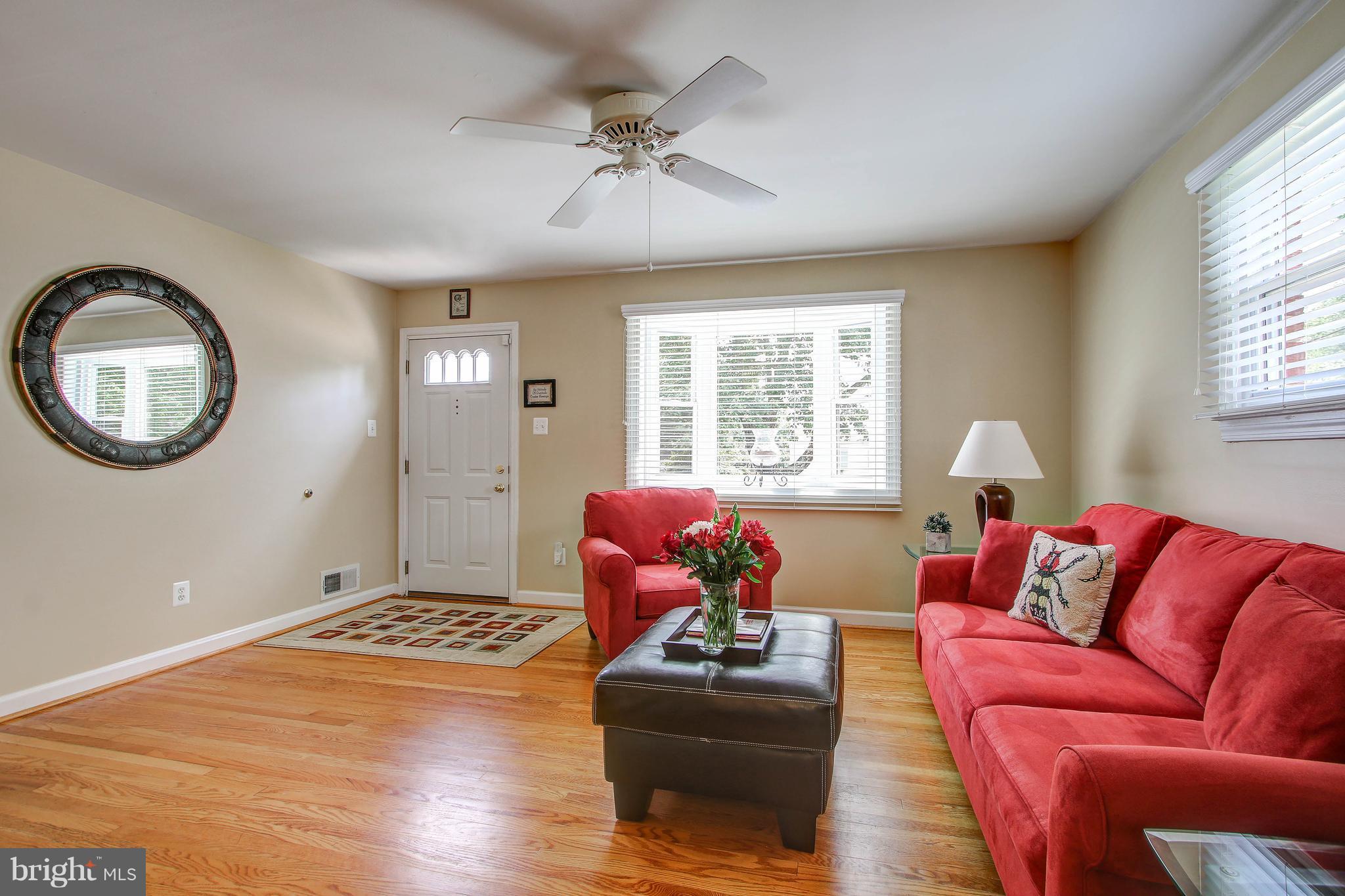 4707 Topping Road Rockville, MD 20852 - Photo 6 of 30 Living Room