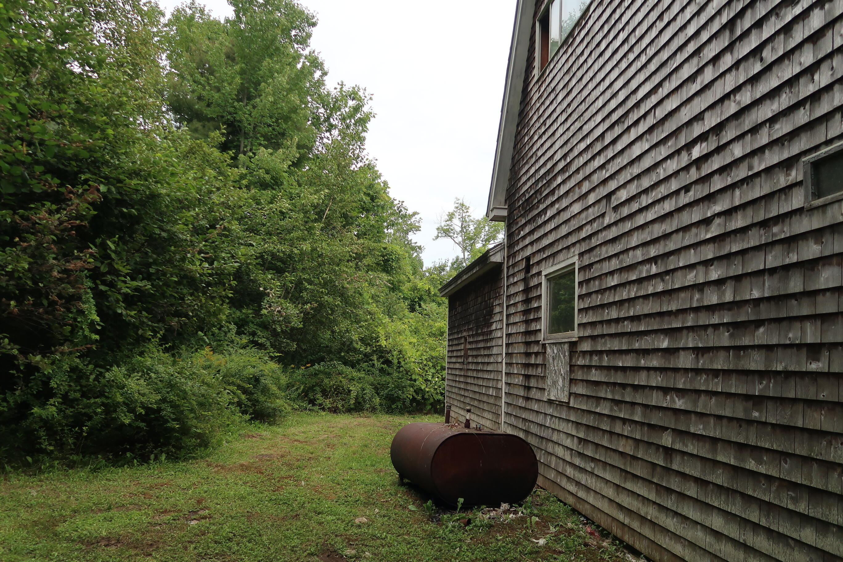 95 Belfast Road Northport, ME 04849 - Photo 9 of 20 IMG_1433