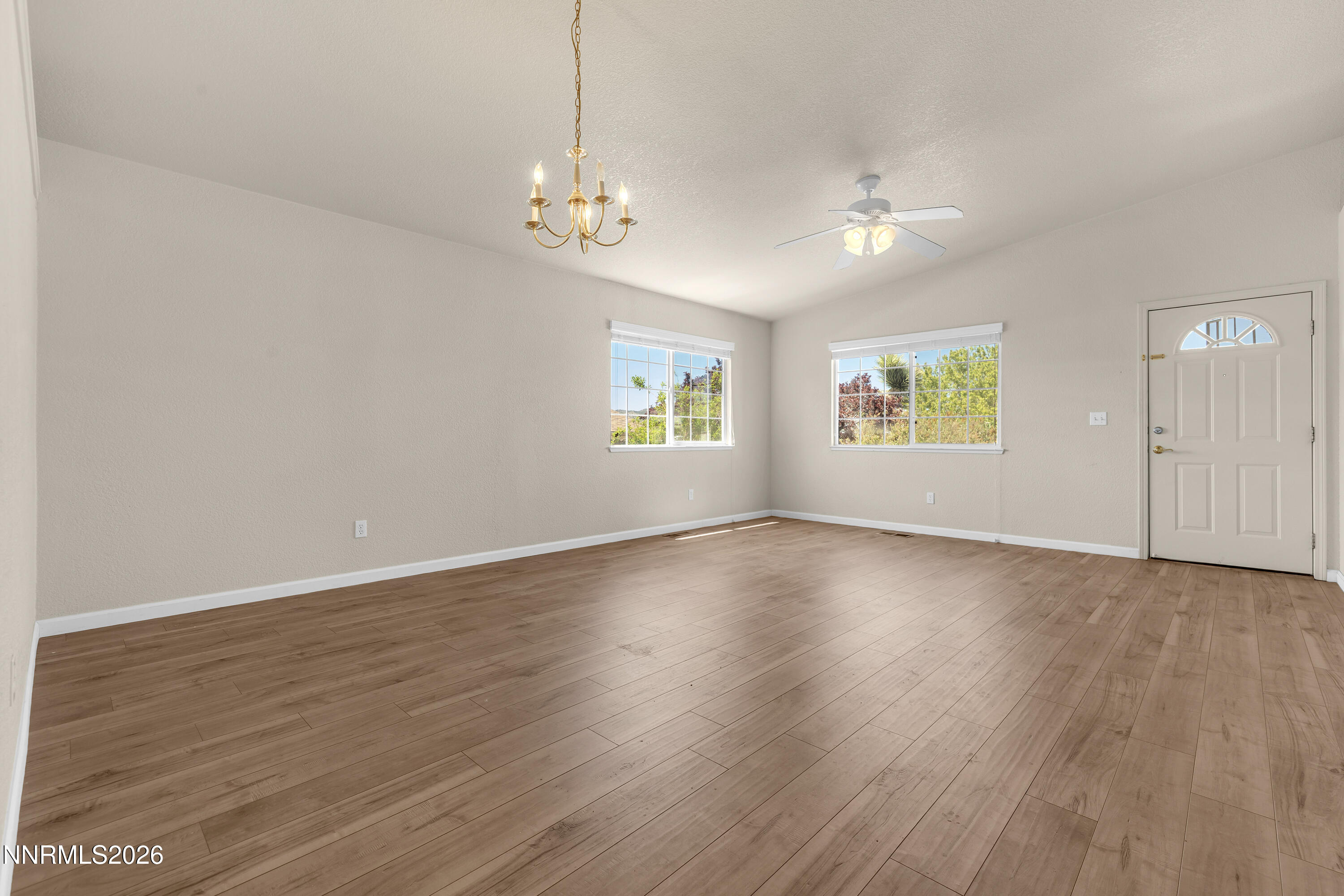 5486 Trapper Court Sun Valley, NV 89433 - Photo 6 of 37 Trapper5486-006