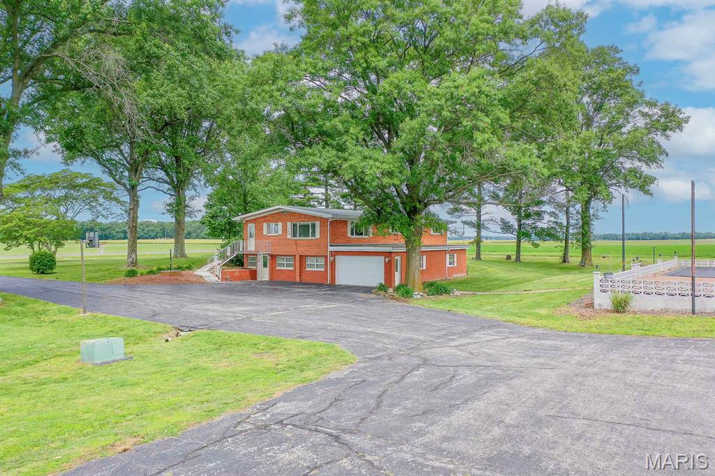 2430 Beckmann Road Lenzburg, IL 62255 - Photo 7 of 54