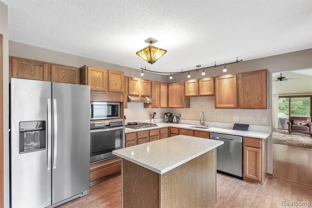 21745 River Ridge Trail, Unit 129 Farmington Hills, MI 48335 - Photo 14 of 34