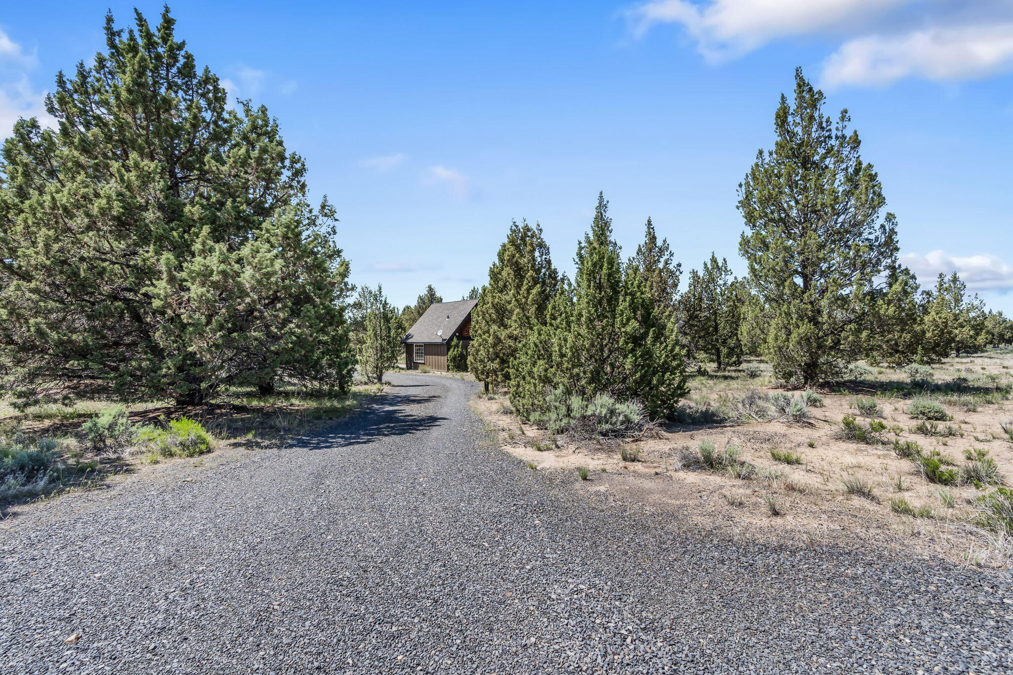 3555 Southeast Zuni Road Prineville, OR 97754 - Photo 20 of 22 2023_06_01_3555_se_zuni_rd_pv-25