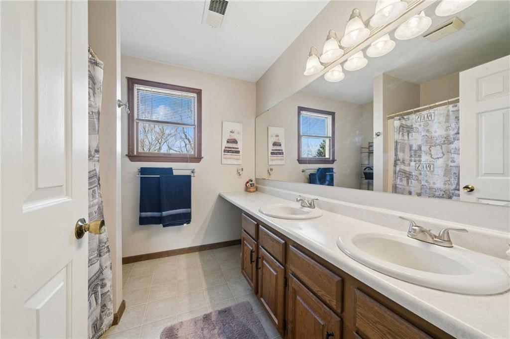 3239 Ridgeway Road Greensburg, PA 15601 - Photo 30 of 46 Main bath