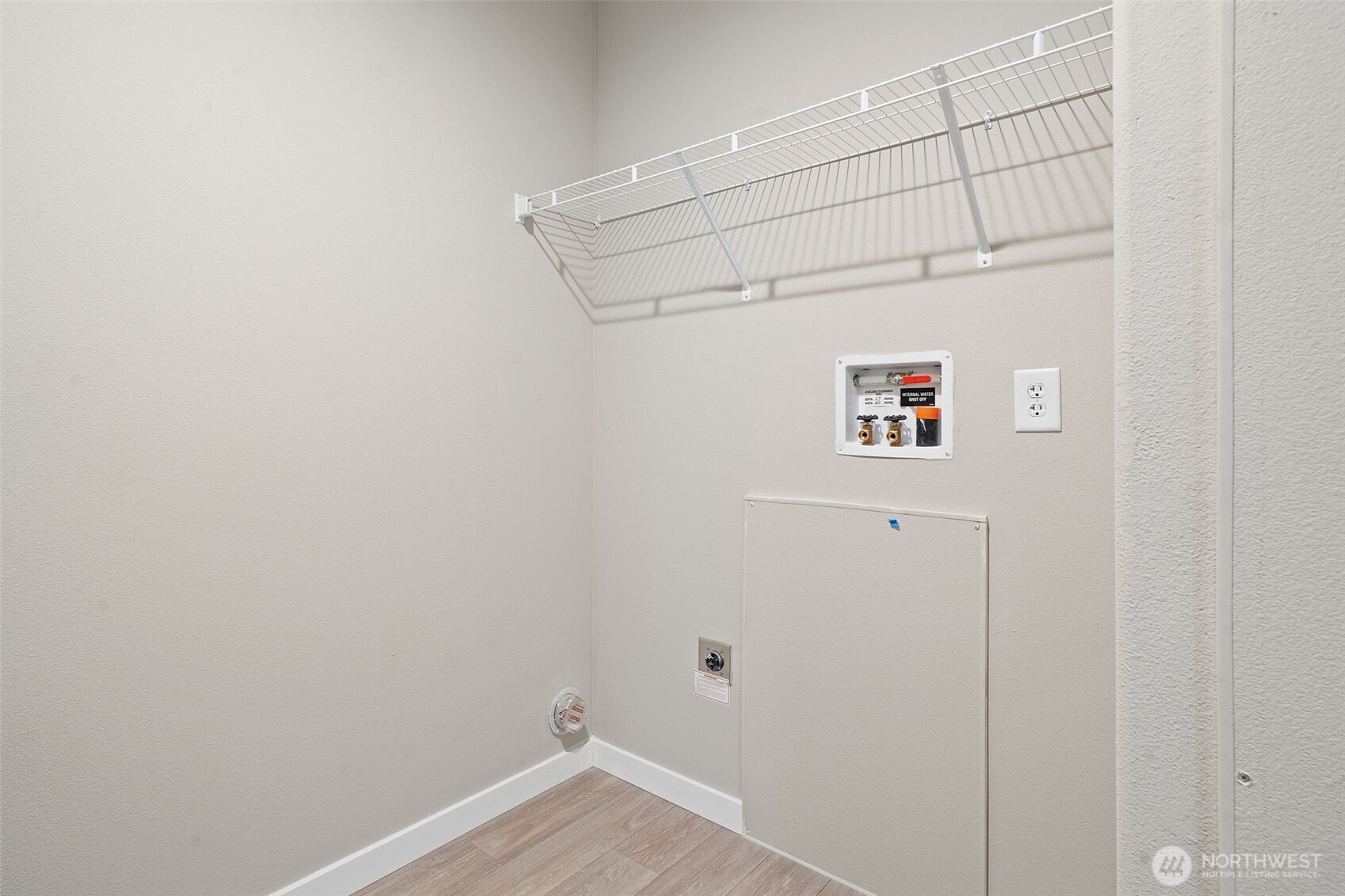 74 Butterfly Lane Sequim, WA 98382 - Photo 18 of 34 a view of a hallway