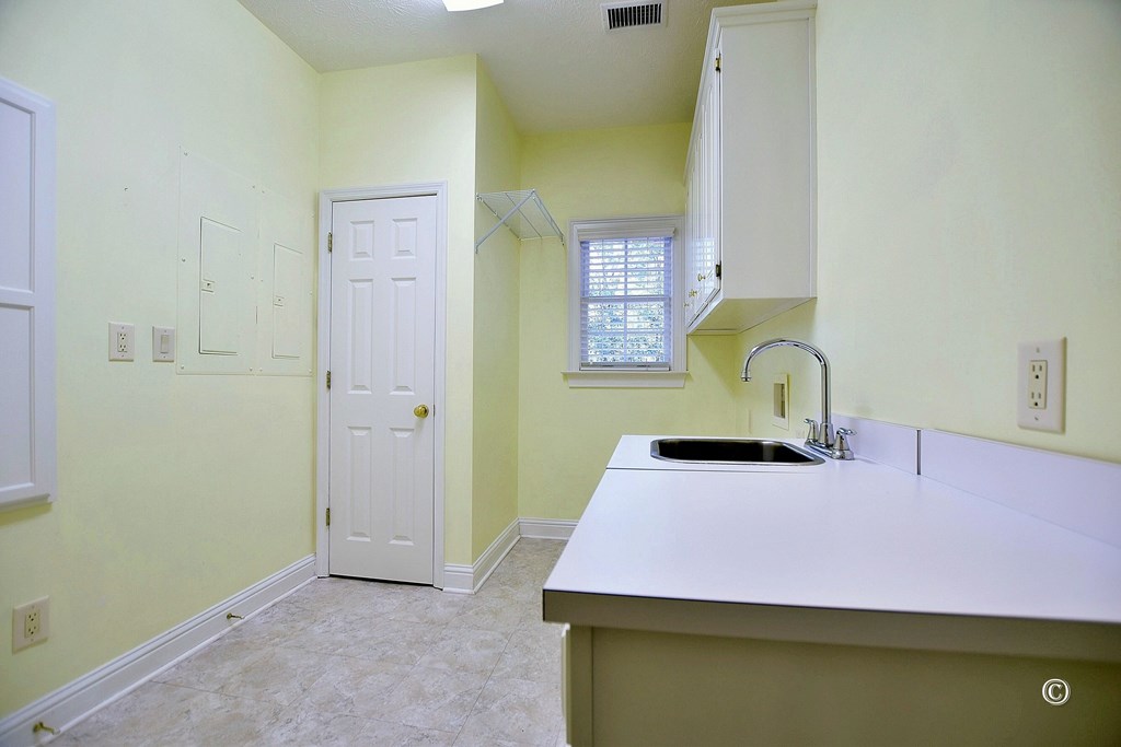 11043 Warm Springs Road Midland, GA 31820 - Photo 21 of 49 Laundry room