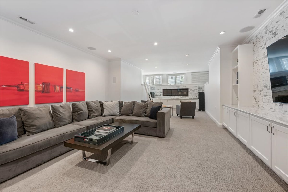 1019 West George Street Chicago, IL 60657 - Photo 28 of 43