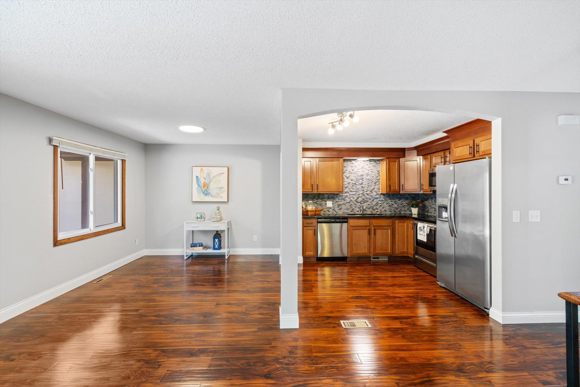 7405 Scot Terrace Eden Prairie, MN 55346 - Photo 4 of 29