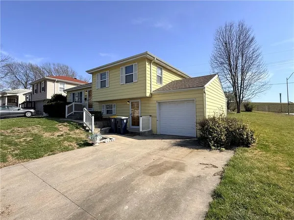 $219,000 | 7801 Northeast San Rafael Drive, Kansas City, MO 64119