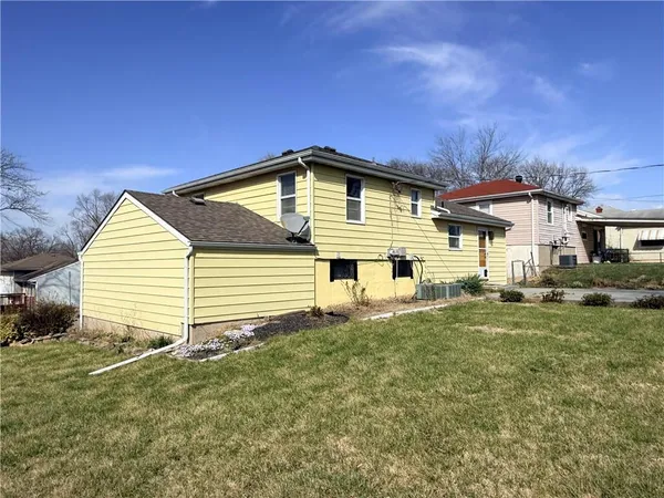 $219,000 | 7801 Northeast San Rafael Drive, Kansas City, MO 64119