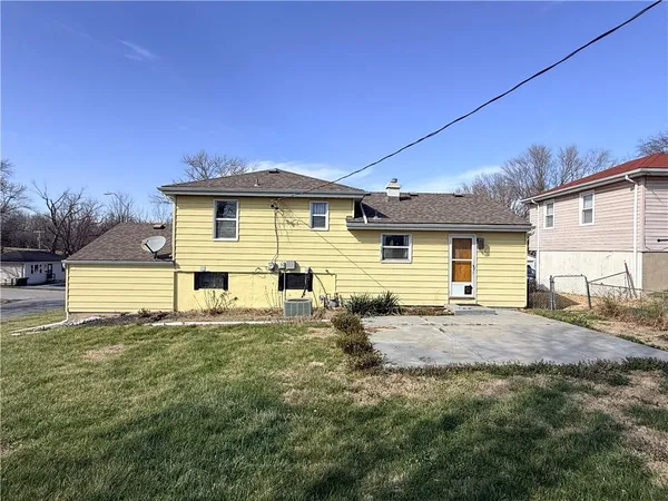 $219,000 | 7801 Northeast San Rafael Drive, Kansas City, MO 64119