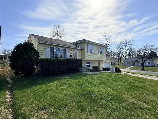 $219,000 | 7801 Northeast San Rafael Drive, Kansas City, MO 64119