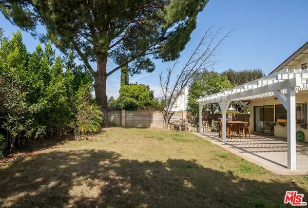 $1,050,000 | 9945 Glade Avenue, Chatsworth, CA 91311