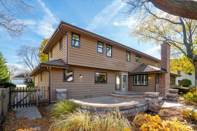 $850,000 | 1443 Meander Drive, Naperville, IL 60565