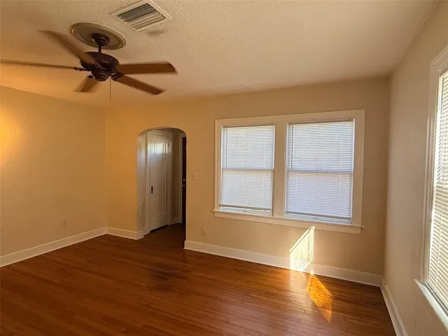 $2,295 | 3610 Dartmouth Avenue North, St. Petersburg, FL 33713