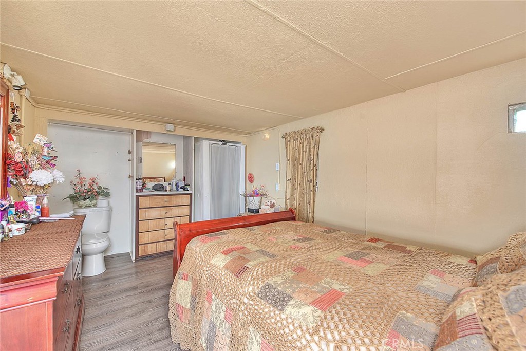 11525 Cactus Road Victorville, CA 92392 - Photo 15 of 19 Bedroom 1