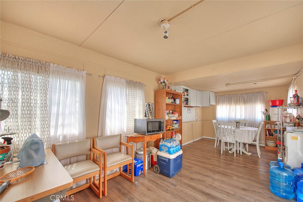 11525 Cactus Road Victorville, CA 92392 - Photo 9 of 19 Living room