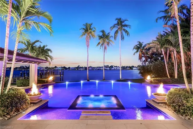 $21,000,000 | 970 Aqua Circle, Naples, FL 34102