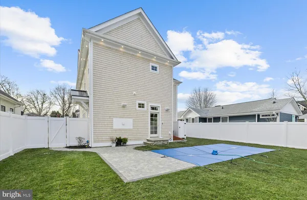 a view of a backyard with a backyard