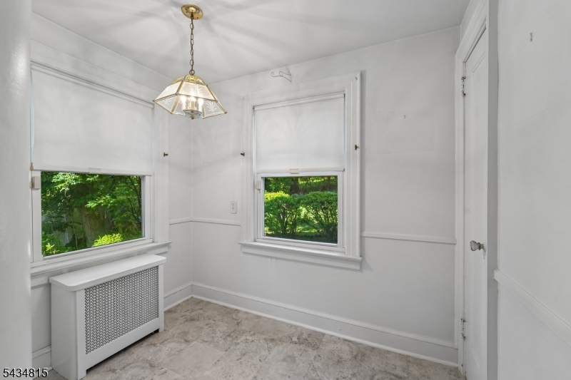 124 Walker Road West Orange, NJ 07052 - Photo 15 of 37