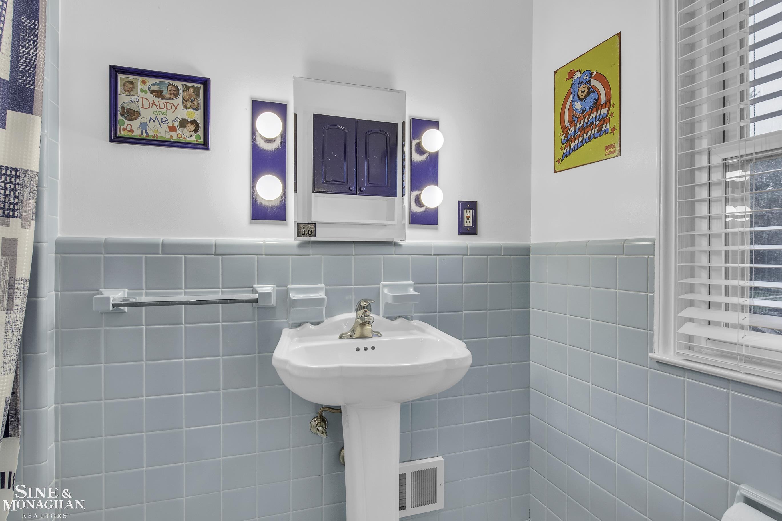 504 Pemberton Road Grosse Pointe, MI 48230 - Photo 26 of 53 50125712-25.JPG