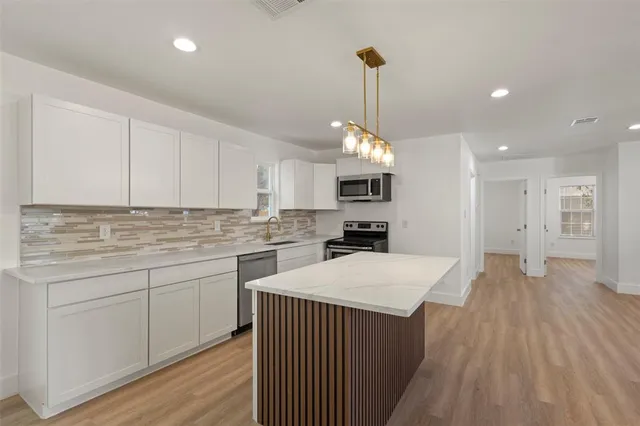 $259,900 | 916 Zelda Drive, Hurst, TX 76053