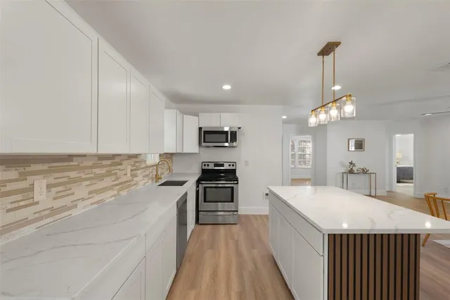 $259,900 | 916 Zelda Drive, Hurst, TX 76053