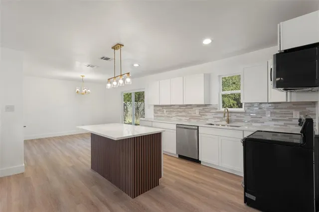 $259,900 | 916 Zelda Drive, Hurst, TX 76053