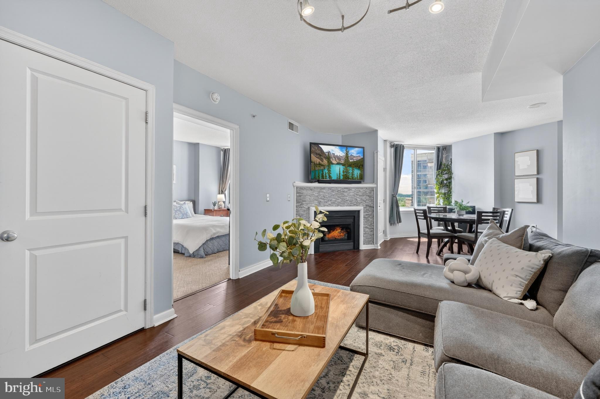 851 North Glebe Road, Unit 1301 Arlington, VA 22203 - Photo 13 of 84 Living Room - Light, Bright & Ready to Enjoy!