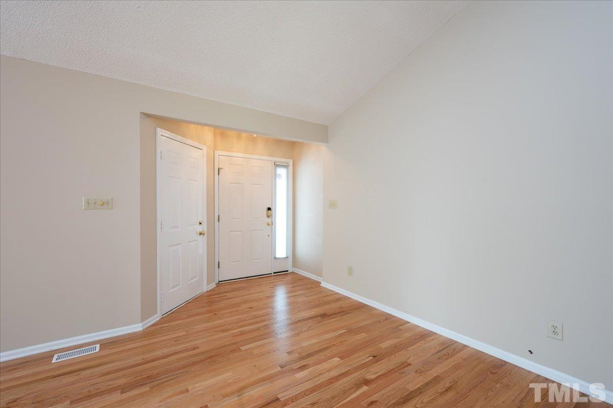 4605 Knightsbridge Way Raleigh, NC 27604 - Photo 3 of 23
