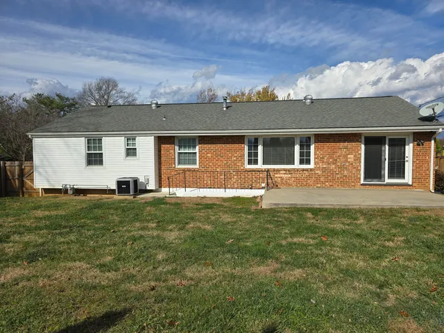 front view of house with a yard