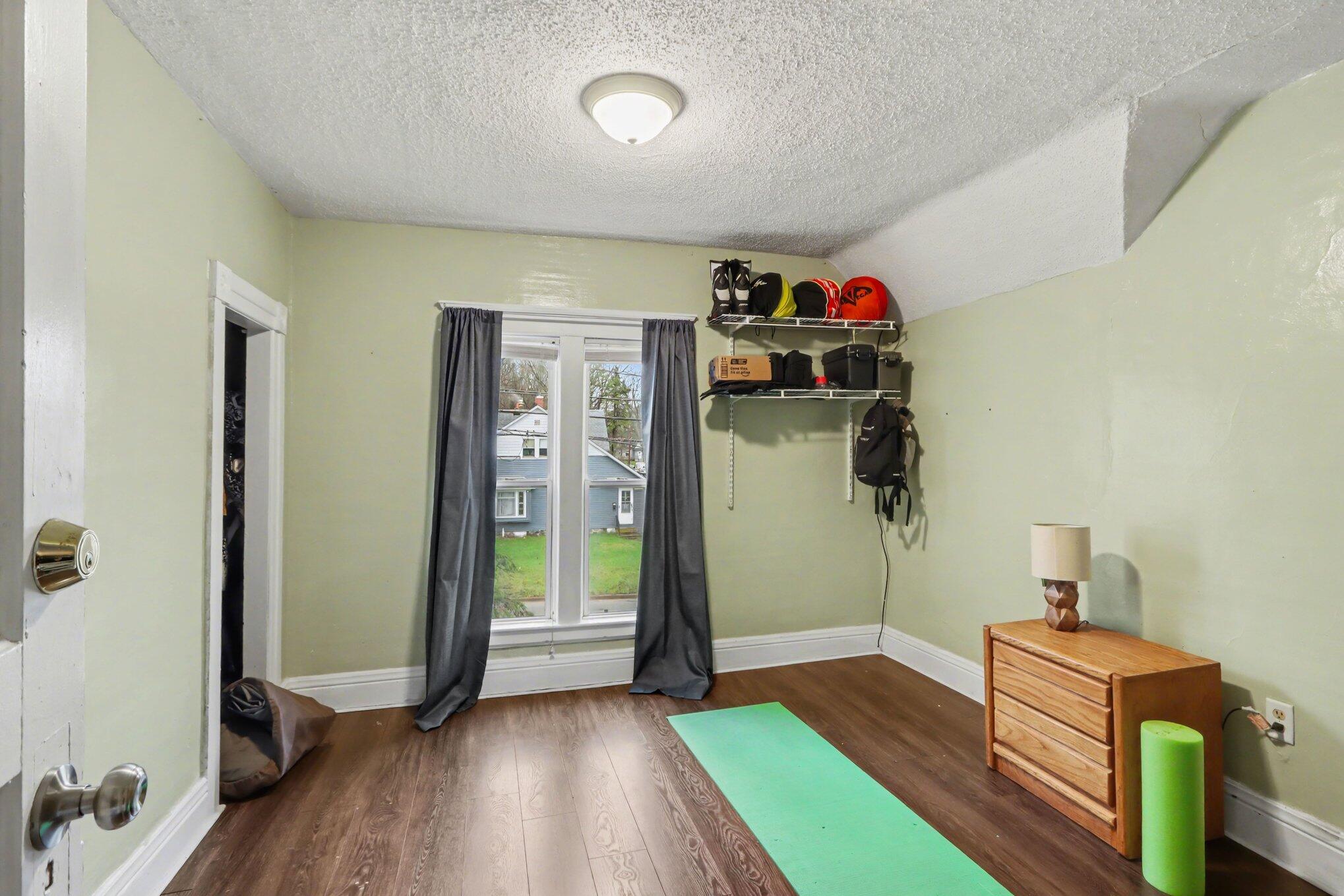 637 Denner Street Kalamazoo, MI 49006 - Photo 11 of 24 013_file_4767