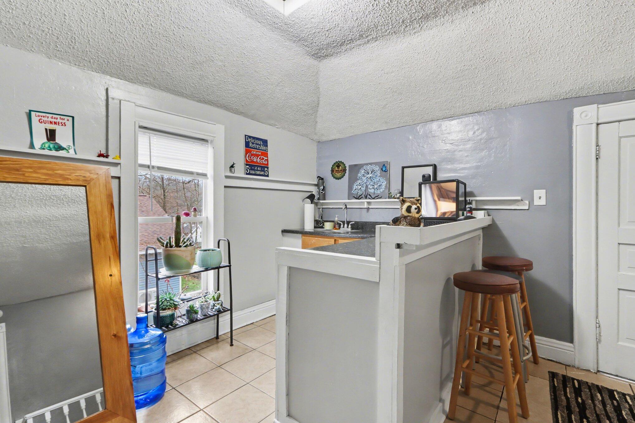 637 Denner Street Kalamazoo, MI 49006 - Photo 7 of 24 009_file_1407