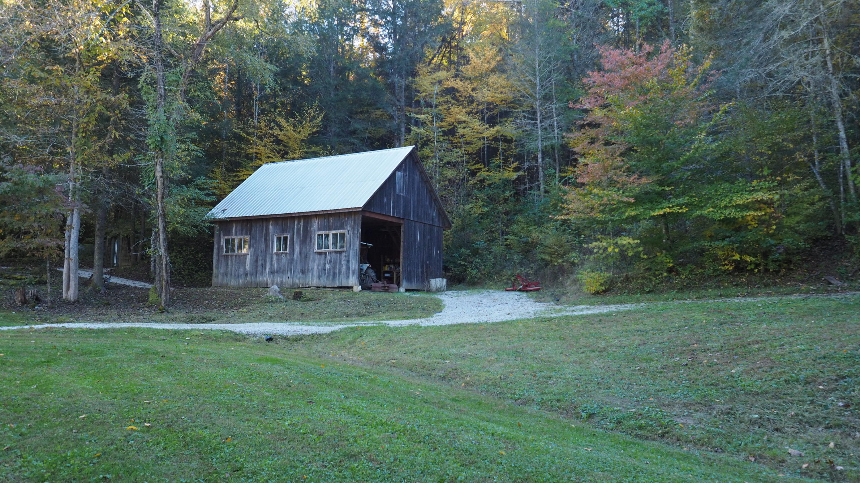 920 Norma Road Huntsville, TN 37756 - Photo 24 of 27 BarnvwFldPA290544