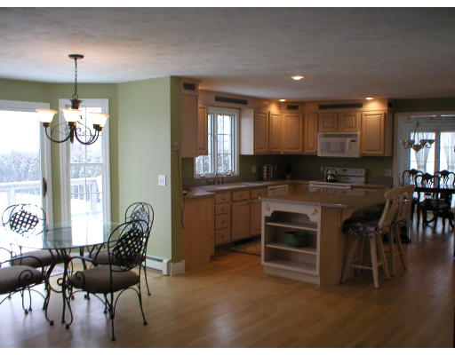197 8 Lots Road Sutton, MA 01590 - Photo 3 of 5