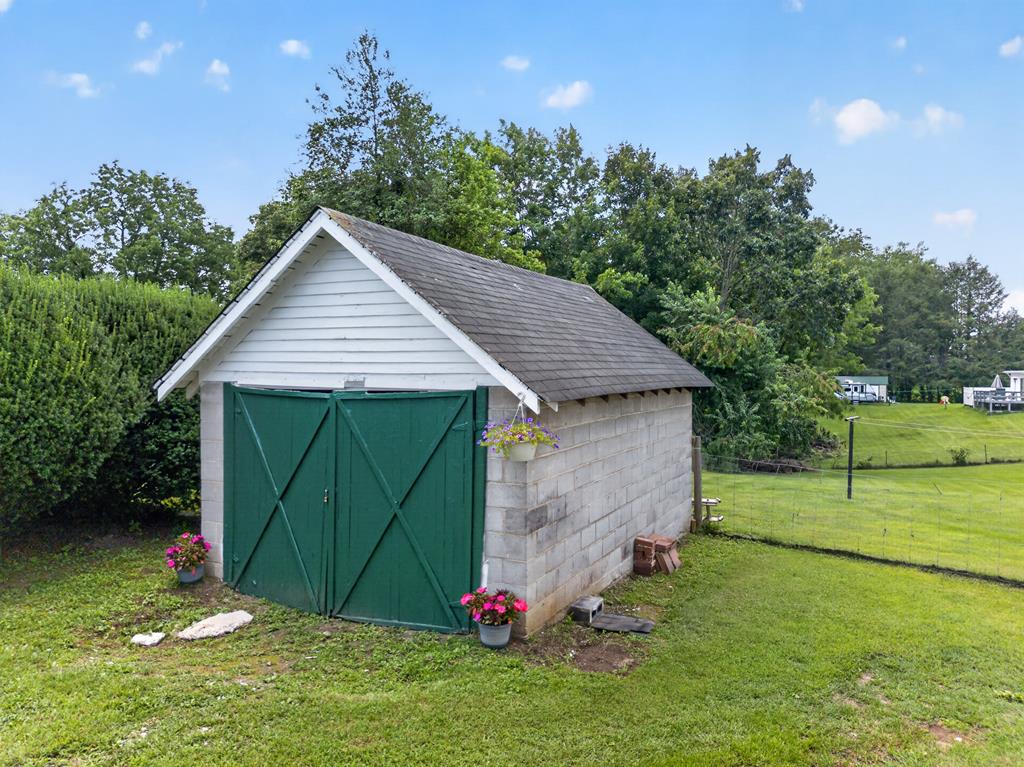 408 Maple Street Glade Spring, VA 24340 - Photo 45 of 56 Gallery Image 45