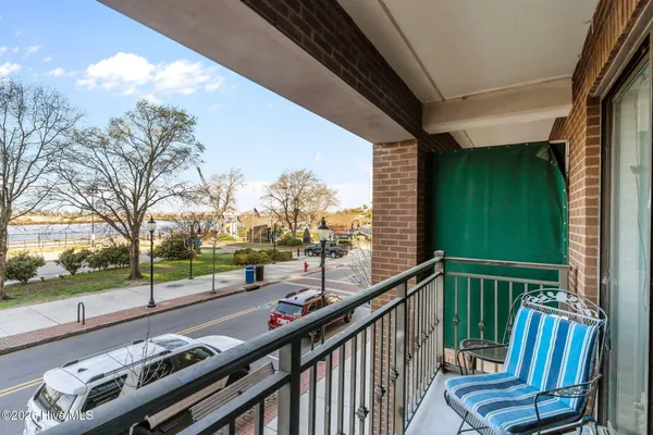 $350,000 | 106 North Water Street, Unit 209, Wilmington, NC 28401