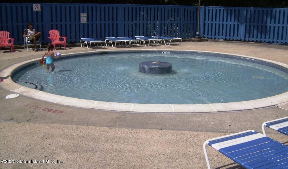 49 Devon Loop Staten Island, NY 10314 - Photo 15 of 19 IMG_2830